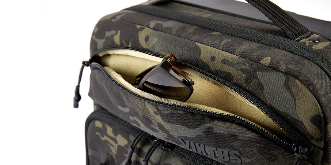 Travel Bags & Luggage Viktos Johnny Combat Wheelie Bag